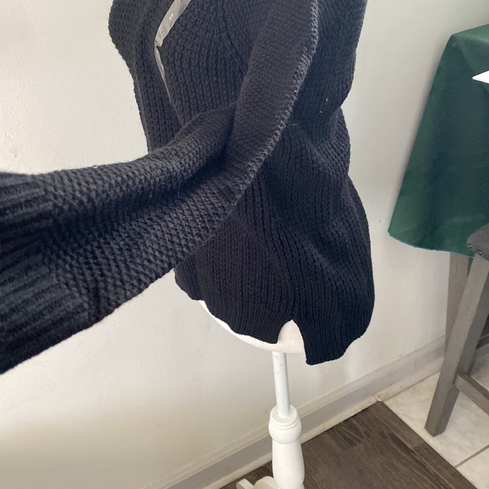 Black sweater - Picture 5 of 5